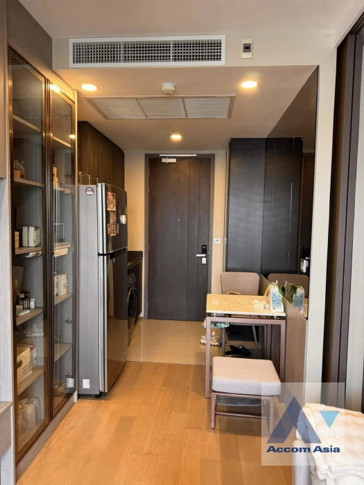 unit 1 Bedroom  Condominium For Rent & Sale in Silom, Bangkok  near MRT Sam Yan (AA43395)