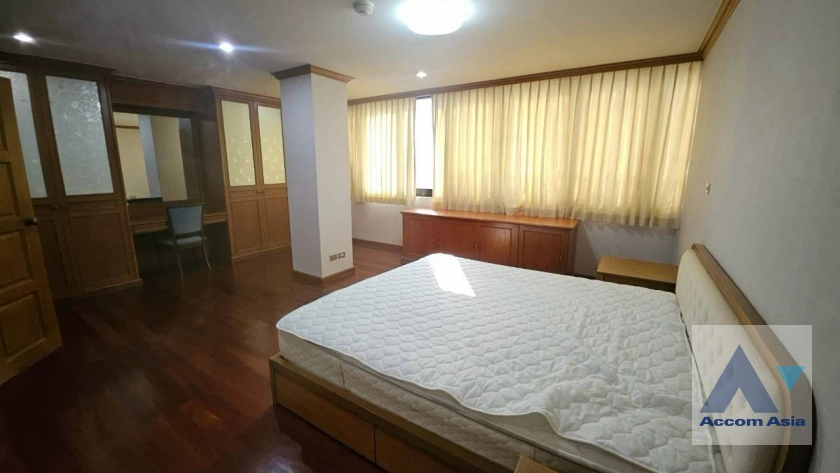 5  1 br Apartment For Rent in Ploenchit ,Bangkok BTS Ratchadamri at Bangkok Cable AA43396