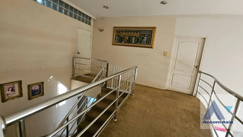 14  2 br House For Rent in Ploenchit ,Bangkok BTS Ploenchit AA43397