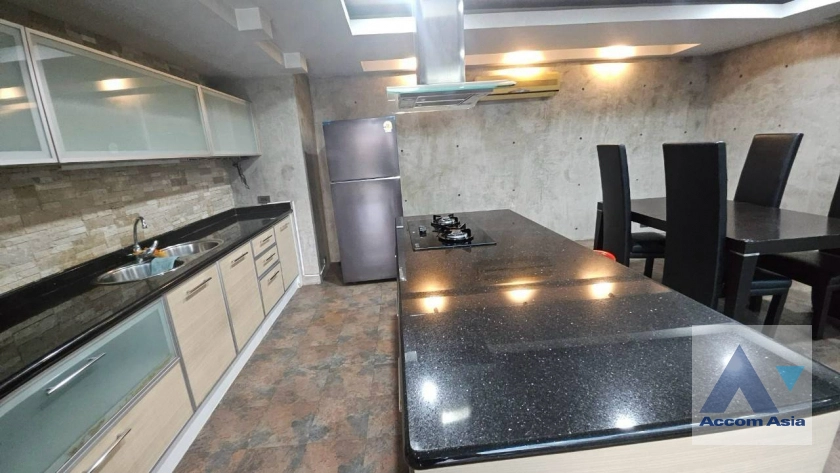 5  2 br House For Rent in Ploenchit ,Bangkok BTS Ploenchit AA43397