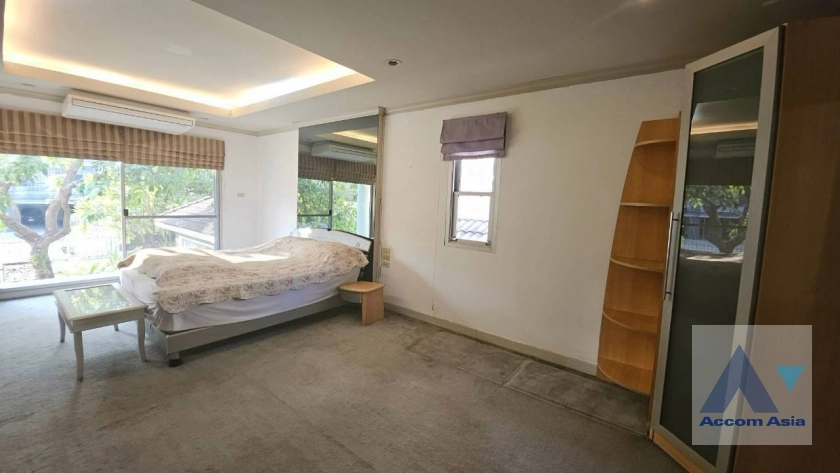 11  2 br House For Rent in Ploenchit ,Bangkok BTS Ploenchit AA43397