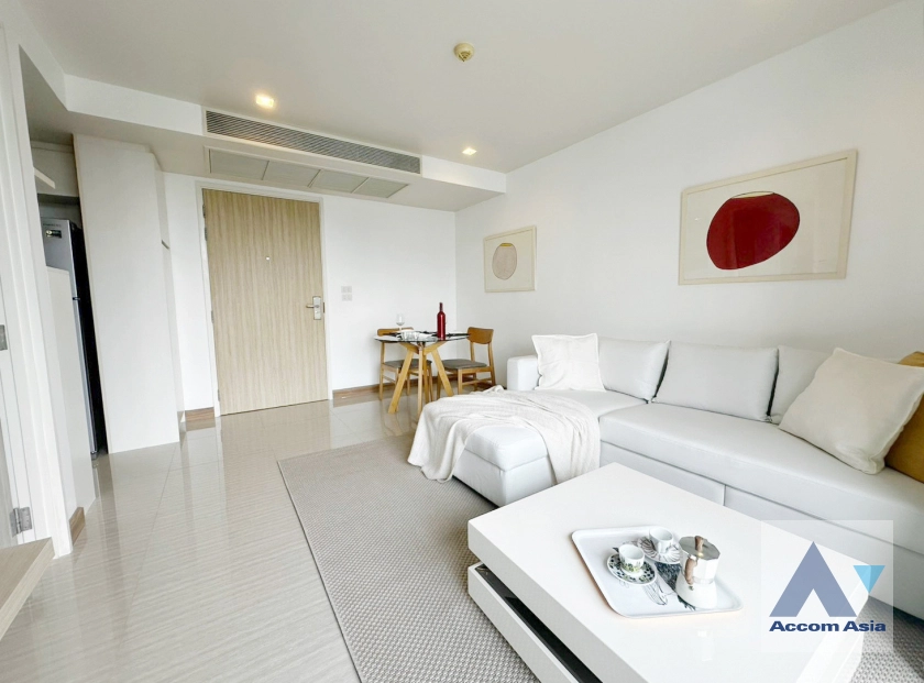 unit 1 Bedroom  Condominium For Sale in Sukhumvit, Bangkok  near BTS Phrom Phong (AA43398)