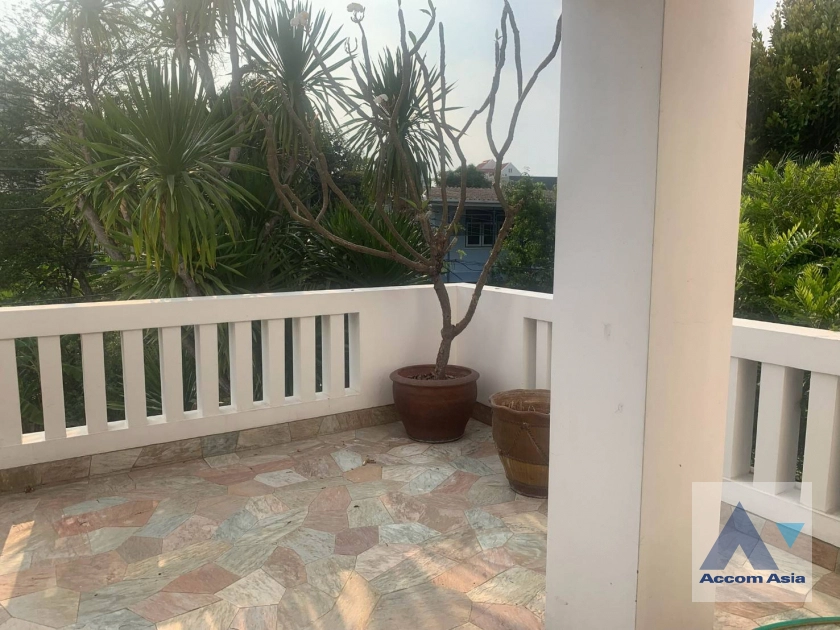 9  4 br House For Rent in Sukhumvit ,Bangkok BTS Phra khanong AA43402