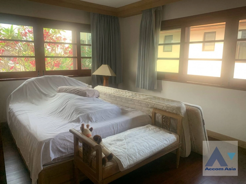 7  4 br House For Rent in Sukhumvit ,Bangkok BTS Phra khanong AA43402