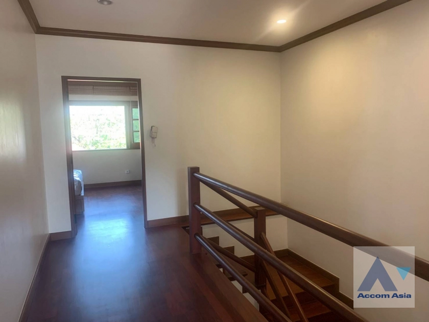 5  4 br House For Rent in Sukhumvit ,Bangkok BTS Phra khanong AA43402