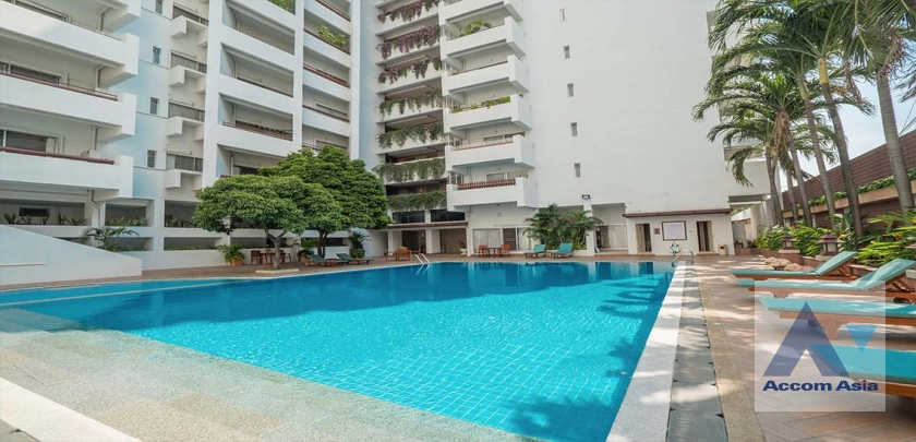 unitPet friendly |  3 Bedrooms  Apartment For Rent in Sathorn, Bangkok  near MRT Lumphini (AA43418)