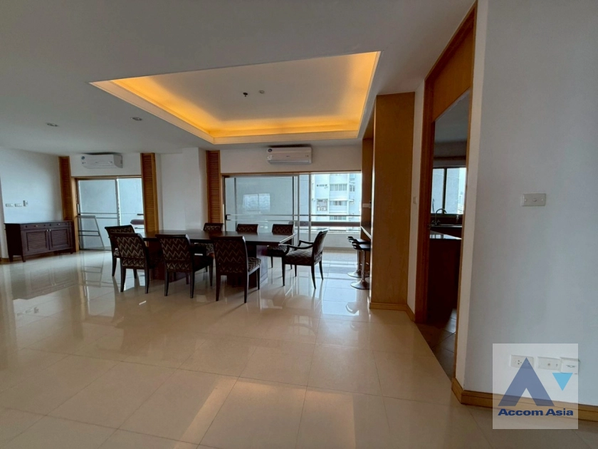 unitPet friendly |  3 Bedrooms  Apartment For Rent & Sale in Sathorn, Bangkok  near MRT Lumphini (AA43419)