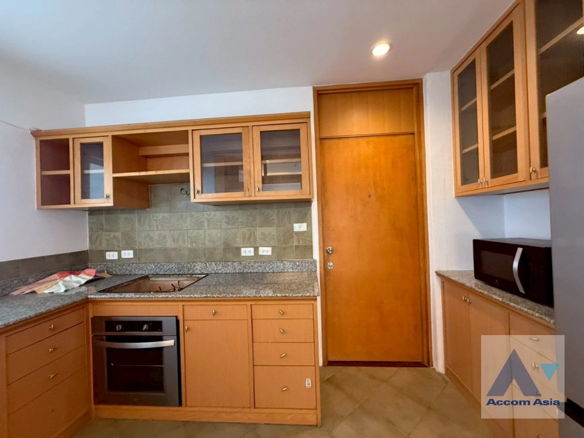 7  3 br Apartment for rent and sale in Sathorn ,Bangkok MRT Lumphini at Cozy and Convenient Apartment Near Garden Intl AA43419