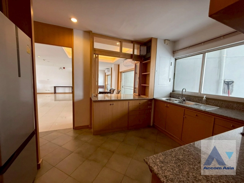 8  3 br Apartment for rent and sale in Sathorn ,Bangkok MRT Lumphini at Cozy and Convenient Apartment Near Garden Intl AA43419