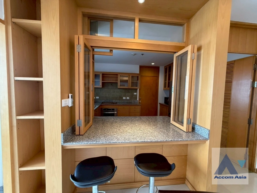 5  3 br Apartment for rent and sale in Sathorn ,Bangkok MRT Lumphini at Cozy and Convenient Apartment Near Garden Intl AA43419