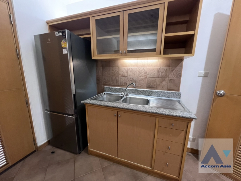 7  3 br Apartment for rent and sale in Sathorn ,Bangkok MRT Lumphini at Cozy and Convenient Apartment Near Garden Intl AA43420