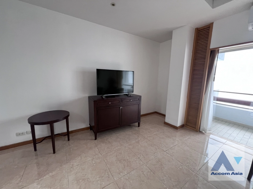  1  3 br Apartment for rent and sale in Sathorn ,Bangkok MRT Lumphini at Cozy and Convenient Apartment Near Garden Intl AA43420