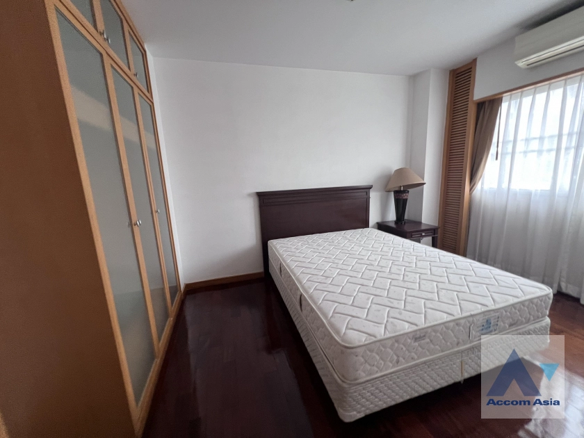 14  3 br Apartment for rent and sale in Sathorn ,Bangkok MRT Lumphini at Cozy and Convenient Apartment Near Garden Intl AA43420