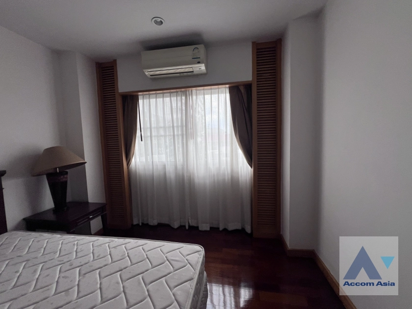 16  3 br Apartment for rent and sale in Sathorn ,Bangkok MRT Lumphini at Cozy and Convenient Apartment Near Garden Intl AA43420