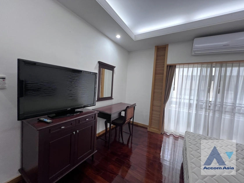 12  3 br Apartment for rent and sale in Sathorn ,Bangkok MRT Lumphini at Cozy and Convenient Apartment Near Garden Intl AA43420