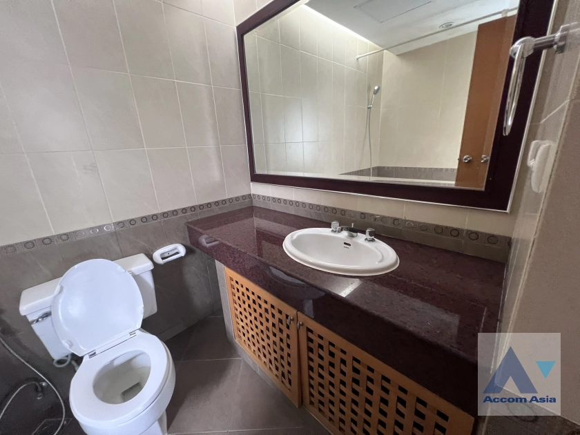 19  3 br Apartment for rent and sale in Sathorn ,Bangkok MRT Lumphini at Cozy and Convenient Apartment Near Garden Intl AA43420