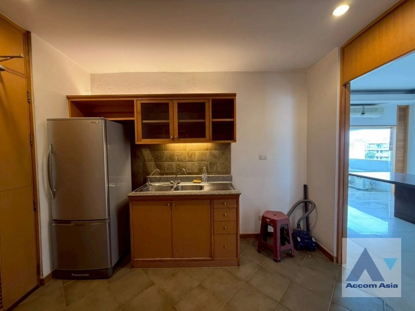 5  3 br Apartment For Rent in Sathorn ,Bangkok MRT Lumphini at Cozy and Convenient Apartment Near Garden Intl AA43421