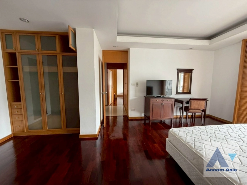 10  3 br Apartment For Rent in Sathorn ,Bangkok MRT Lumphini at Cozy and Convenient Apartment Near Garden Intl AA43421