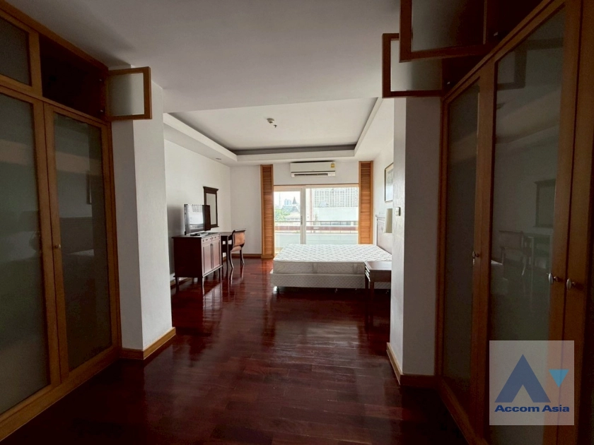 8  3 br Apartment For Rent in Sathorn ,Bangkok MRT Lumphini at Cozy and Convenient Apartment Near Garden Intl AA43421