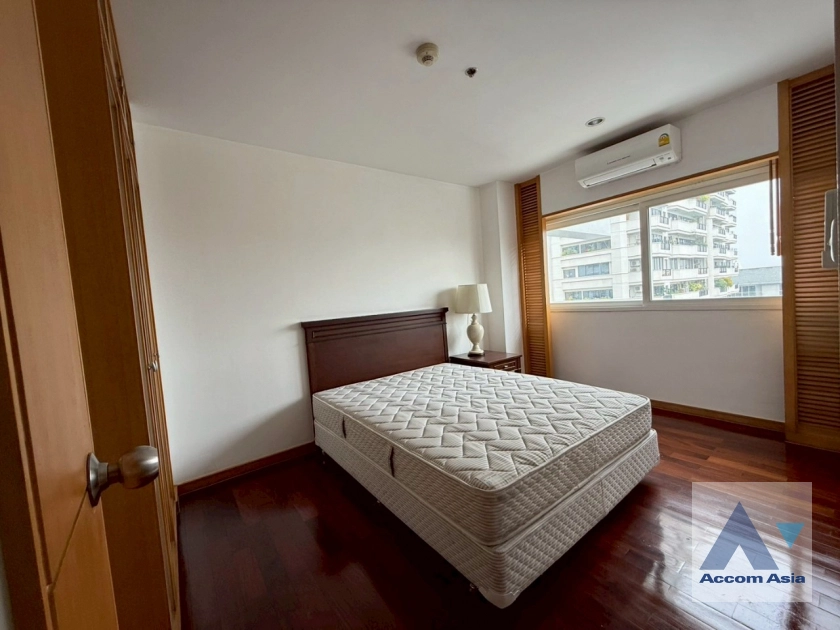 16  3 br Apartment For Rent in Sathorn ,Bangkok MRT Lumphini at Cozy and Convenient Apartment Near Garden Intl AA43421