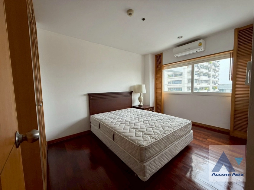 14  3 br Apartment For Rent in Sathorn ,Bangkok MRT Lumphini at Cozy and Convenient Apartment Near Garden Intl AA43421