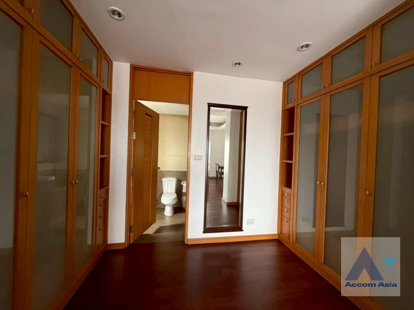 15  3 br Apartment For Rent in Sathorn ,Bangkok MRT Lumphini at Cozy and Convenient Apartment Near Garden Intl AA43422