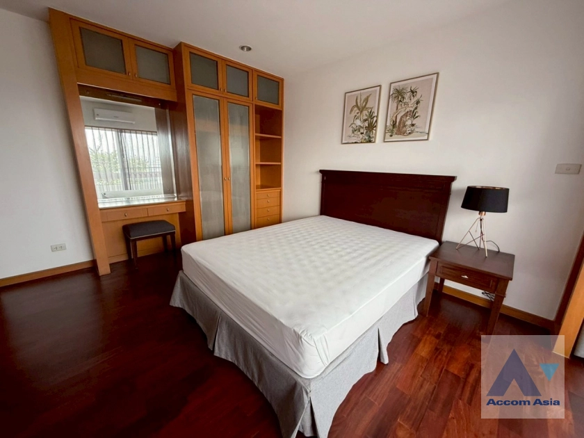 11  3 br Apartment For Rent in Sathorn ,Bangkok MRT Lumphini at Cozy and Convenient Apartment Near Garden Intl AA43422