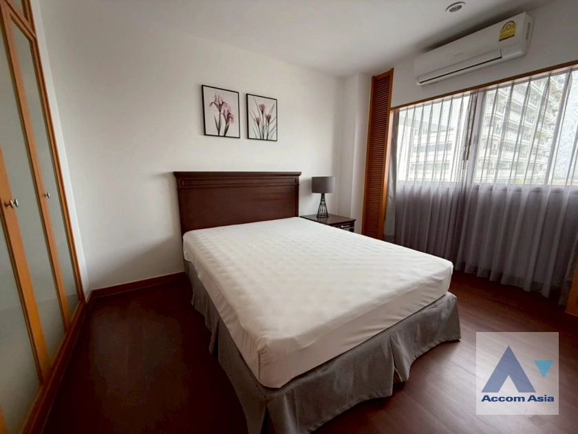 12  3 br Apartment For Rent in Sathorn ,Bangkok MRT Lumphini at Cozy and Convenient Apartment Near Garden Intl AA43422