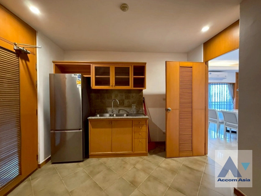 7  3 br Apartment For Rent in Sathorn ,Bangkok MRT Lumphini at Cozy and Convenient Apartment Near Garden Intl AA43422