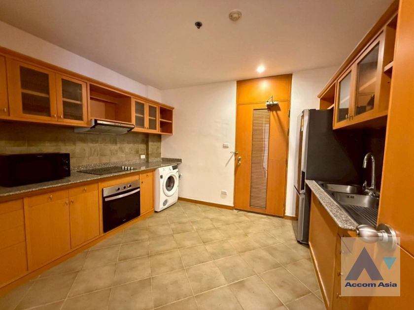 6  3 br Apartment For Rent in Sathorn ,Bangkok MRT Lumphini at Cozy and Convenient Apartment Near Garden Intl AA43422