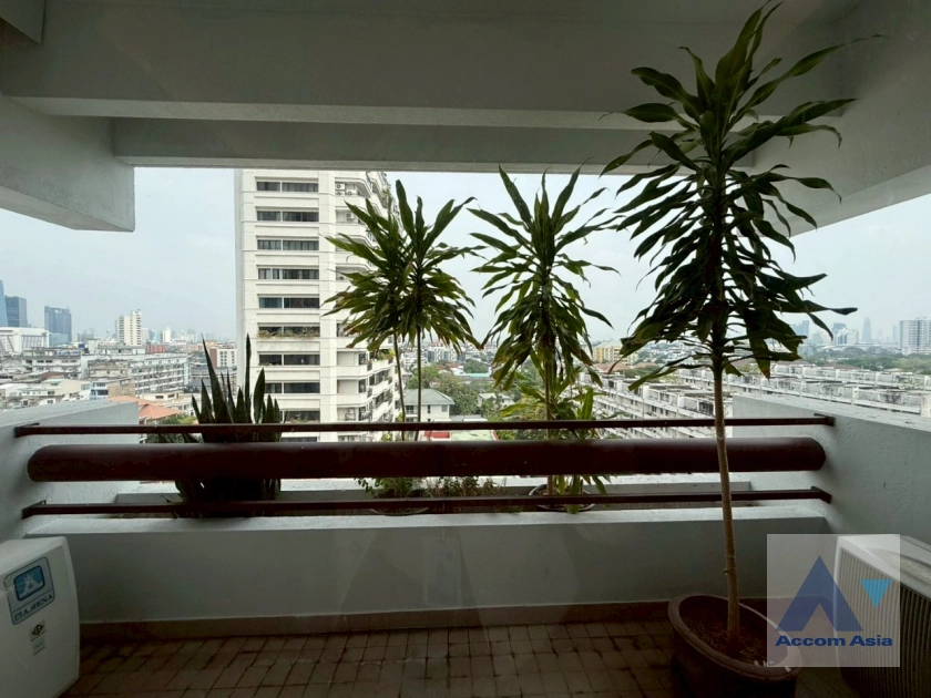 21  3 br Apartment For Rent in Sathorn ,Bangkok MRT Lumphini at Cozy and Convenient Apartment Near Garden Intl AA43422