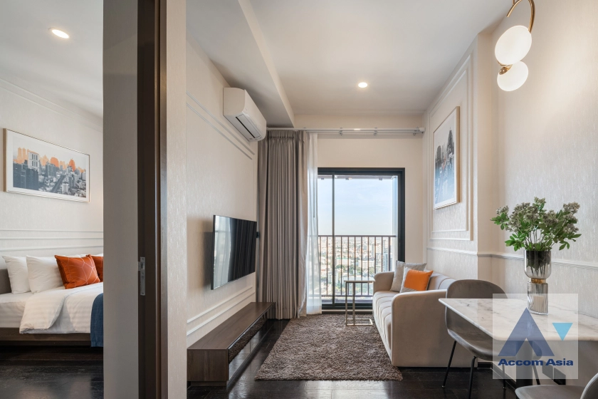 unit Modern high-rise condo with elegant interior at Park Origin Thonglor (AA43426)