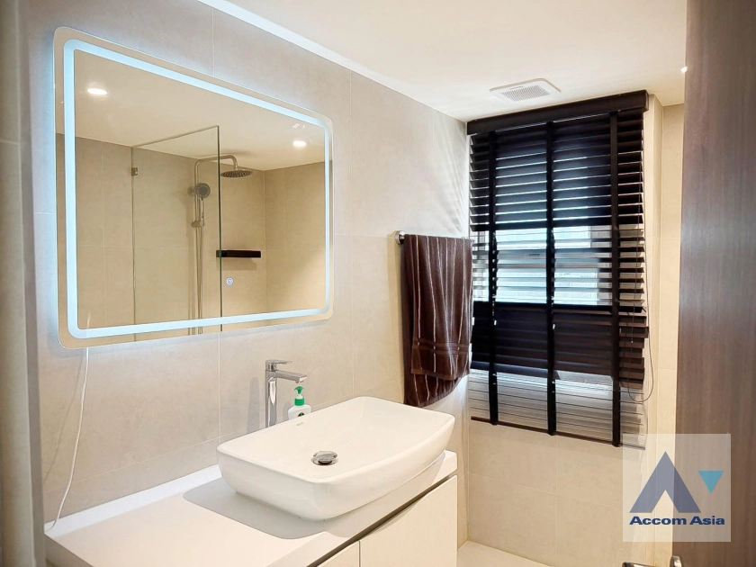 10  1 br Condominium For Sale in Sukhumvit ,Bangkok BTS Nana at Sukhumvit Suite AA43428