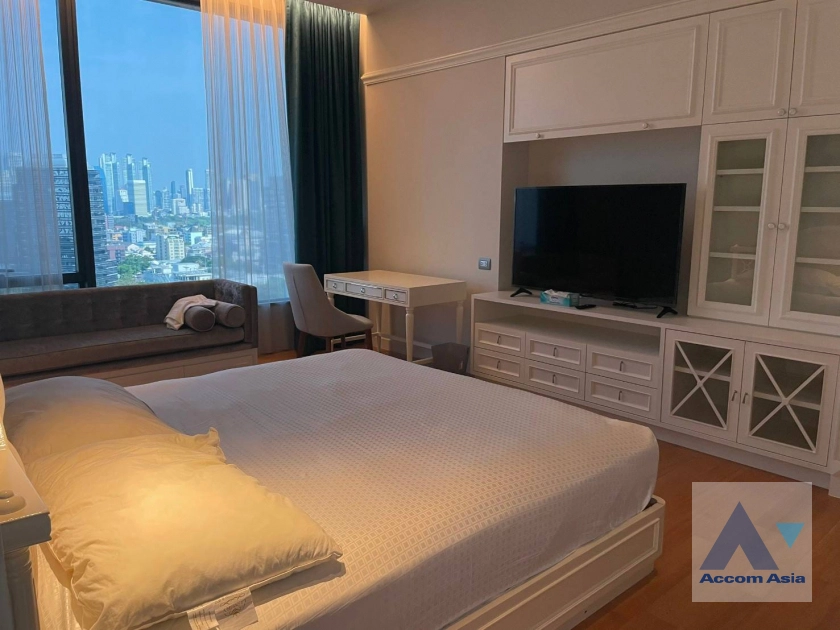 4  1 br Condominium For Rent in Ploenchit ,Bangkok BTS Chitlom at Sindhorn Residence AA43429