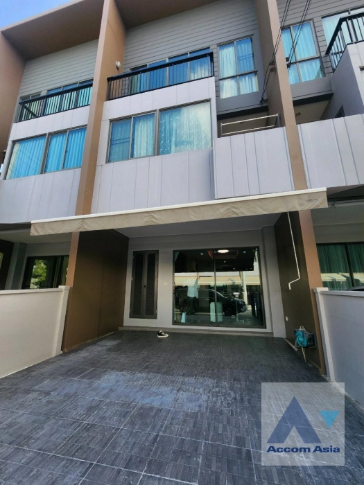  2  3 br Townhouse For Rent in Krungthep Kreetha ,Bangkok  at Newly modern style living place AA43431