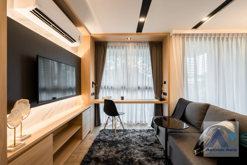 unit 2 Bedrooms  Apartment For Rent in Sukhumvit, Bangkok  near BTS Ekkamai (AA43434)