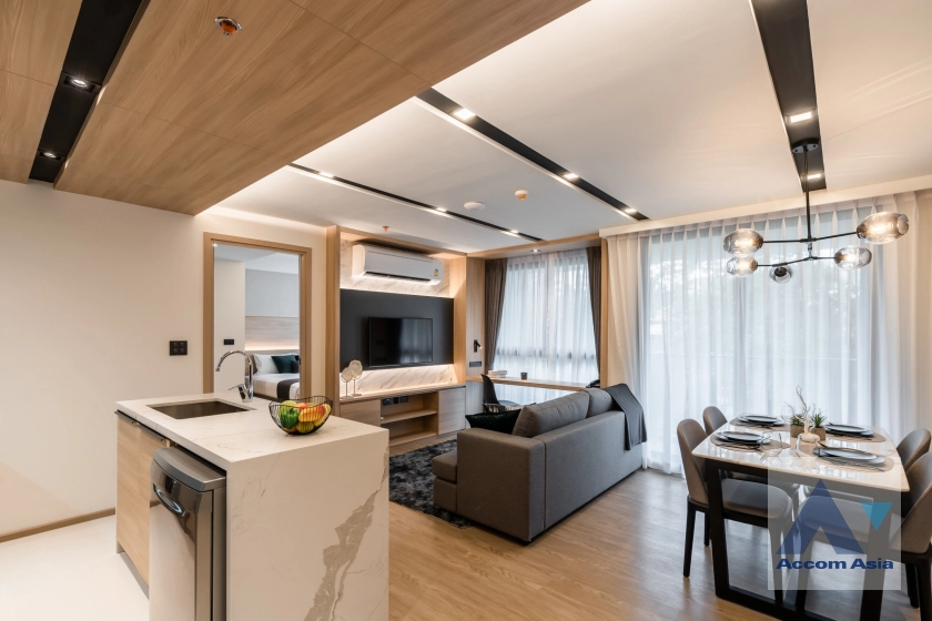 unit 2 Bedrooms  Apartment For Rent in Sukhumvit, Bangkok  near BTS Ekkamai (AA43434)