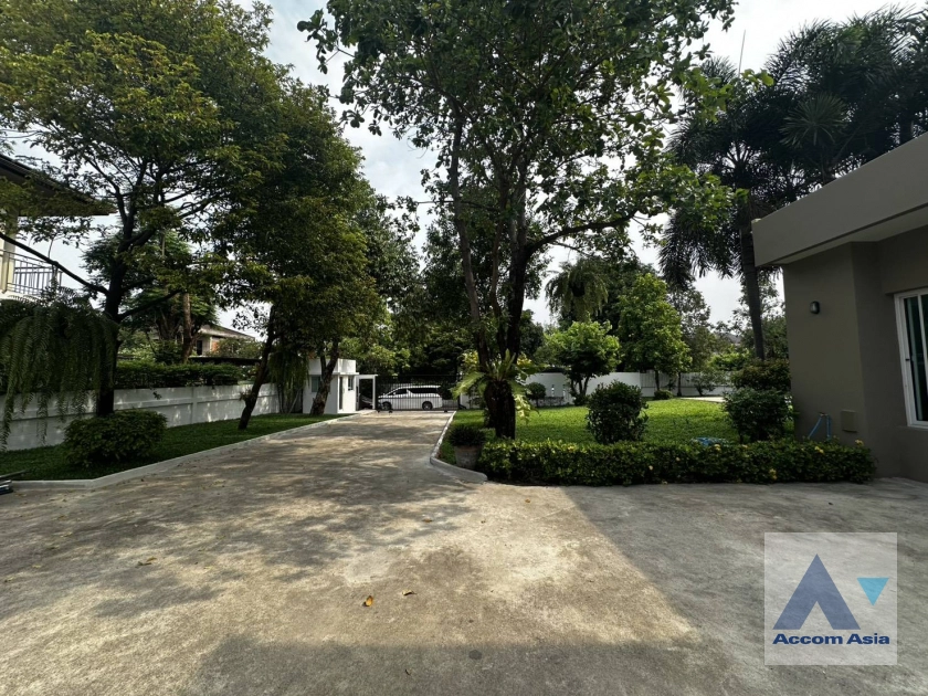 7  3 br House For Rent in Pattanakarn ,Bangkok BTS On Nut at Panya Pattanakarn Village AA43436