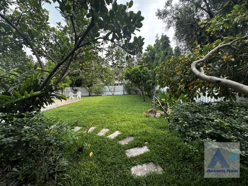 6  3 br House For Rent in Pattanakarn ,Bangkok BTS On Nut at Panya Pattanakarn Village AA43436