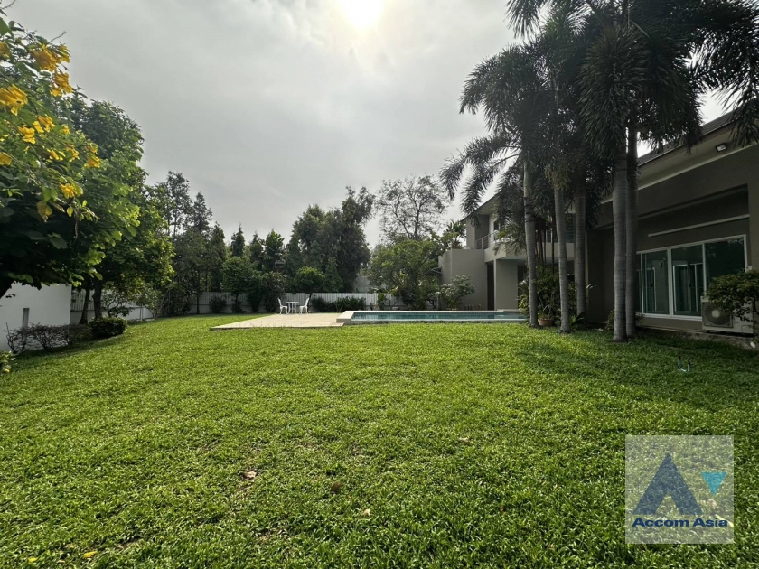 4  3 br House For Rent in Pattanakarn ,Bangkok BTS On Nut at Panya Pattanakarn Village AA43436