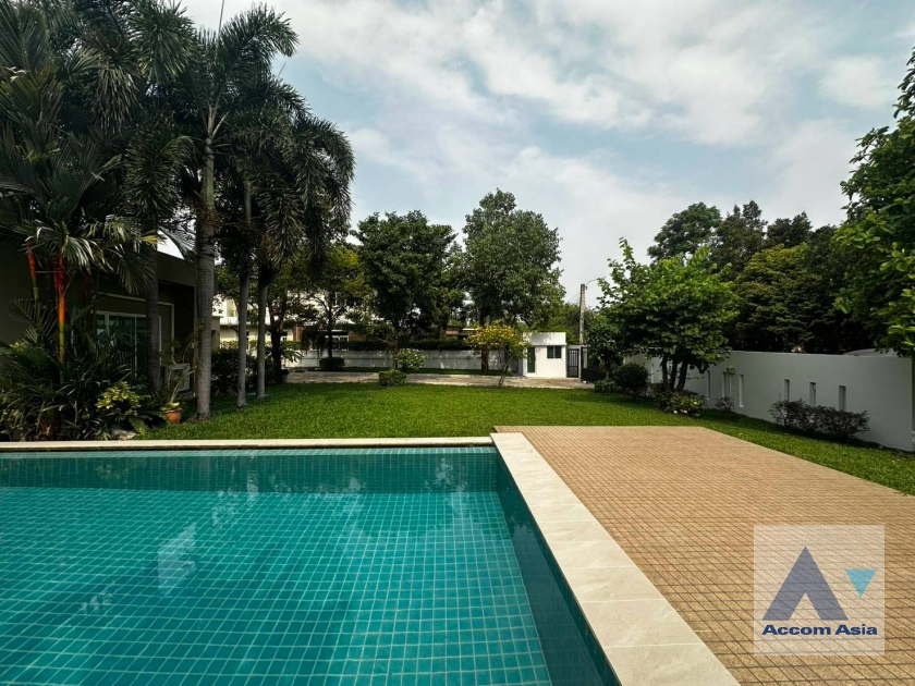  1  3 br House For Rent in Pattanakarn ,Bangkok BTS On Nut at Panya Pattanakarn Village AA43436