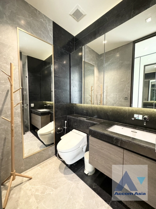 9  2 br Condominium For Sale in Ploenchit ,Bangkok BTS Chitlom at 28 Chidlom AA43451