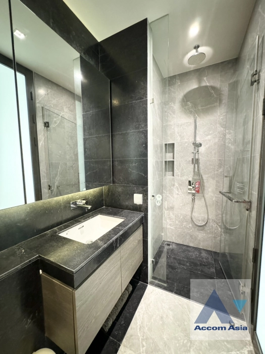 10  2 br Condominium For Sale in Ploenchit ,Bangkok BTS Chitlom at 28 Chidlom AA43451