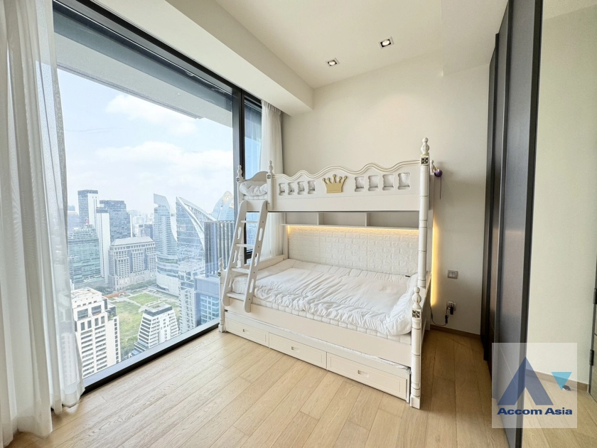 7  2 br Condominium For Sale in Ploenchit ,Bangkok BTS Chitlom at 28 Chidlom AA43451