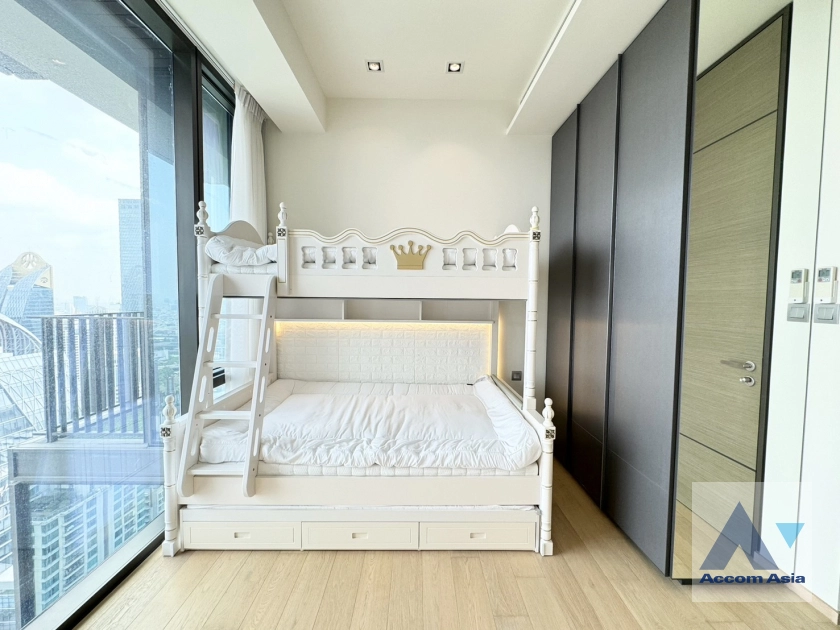 8  2 br Condominium For Sale in Ploenchit ,Bangkok BTS Chitlom at 28 Chidlom AA43451
