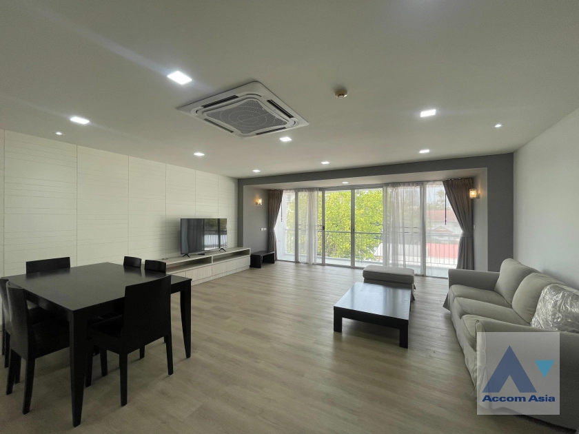 unit 3 Bedrooms  Apartment For Rent in Sukhumvit, Bangkok  near BTS Thong Lo (AA43452)