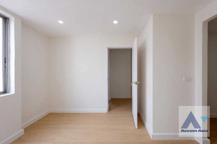 13  3 br Condominium For Sale in Sukhumvit ,Bangkok BTS Asok - MRT Sukhumvit at Prestige Tower AA43454