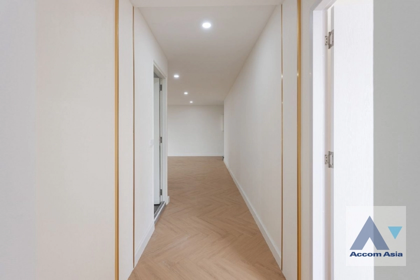 23  3 br Condominium For Sale in Sukhumvit ,Bangkok BTS Asok - MRT Sukhumvit at Prestige Tower AA43454