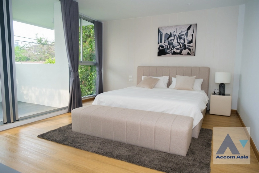 17  4 br House for rent and sale in Sukhumvit ,Bangkok BTS Bang Chak AA43455