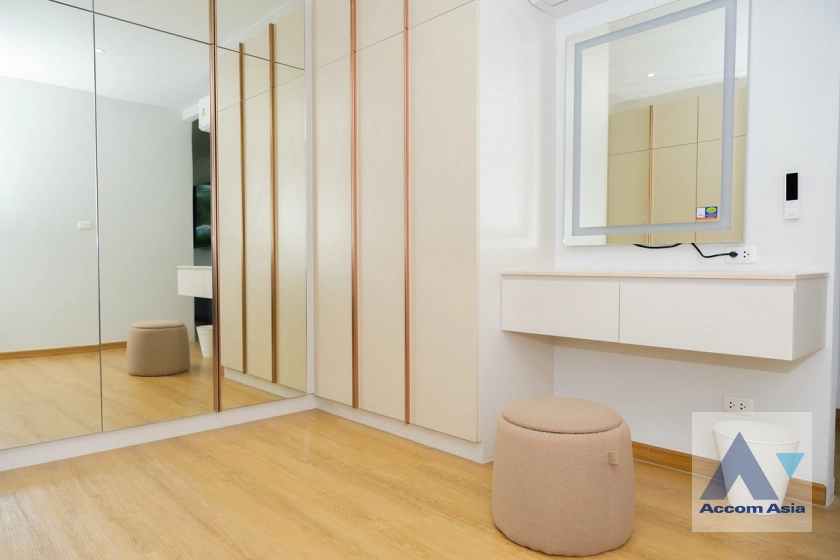 8  4 br House for rent and sale in Sukhumvit ,Bangkok BTS Bang Chak AA43455